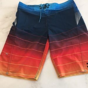 Billabong Boys/Men’s Boardshorts- Size 28